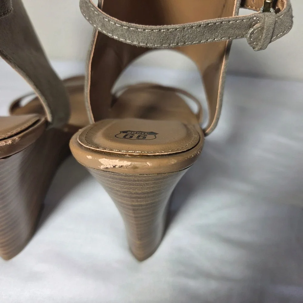 Route 66 Teegan Womens Sand Wedge Sandals Faux Suede Ankle Strap Size 11 NEW